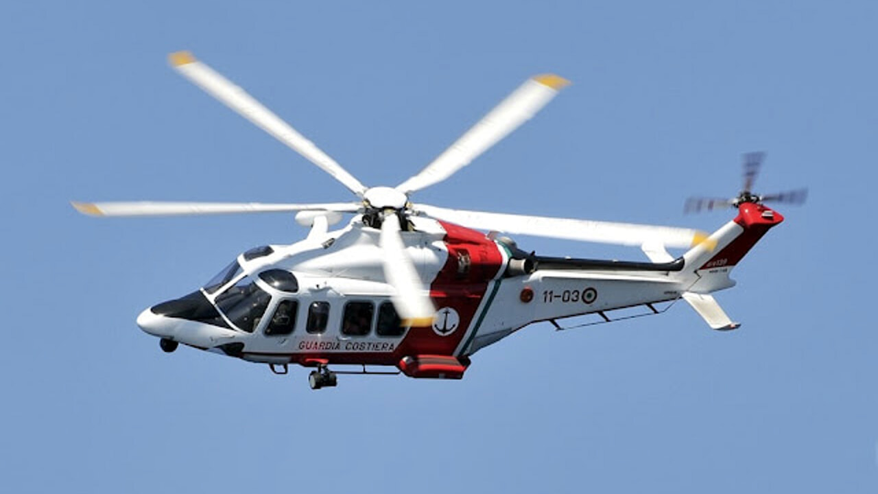 Passeggero di una crociera viene colto da un ictus, soccorso e recuperato dalla guardia costiera